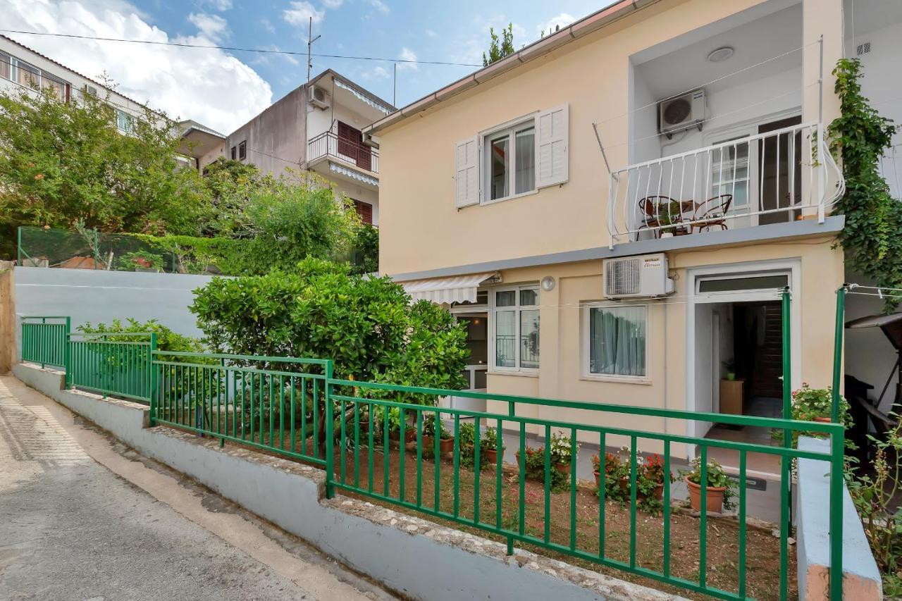 Ivan Makarska Buitenkant foto