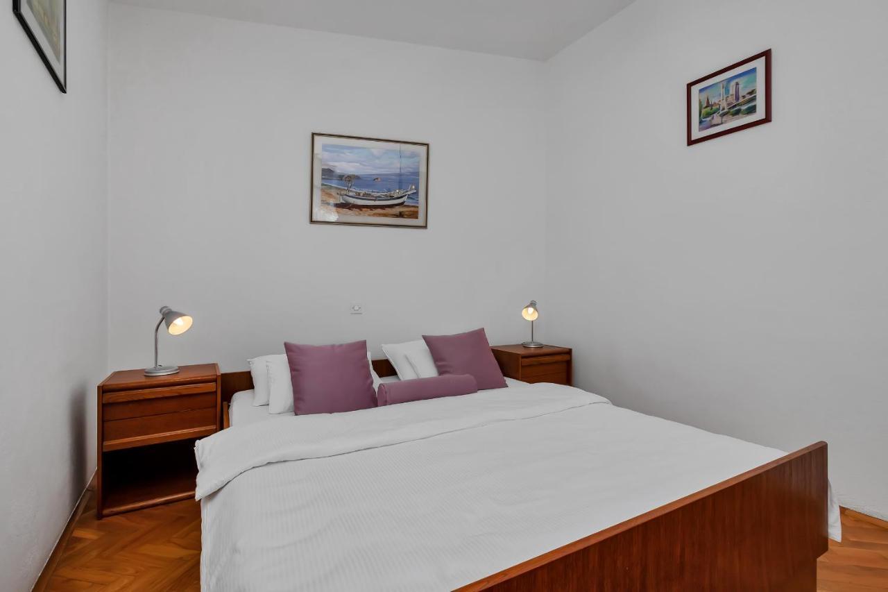 Ivan Makarska Buitenkant foto
